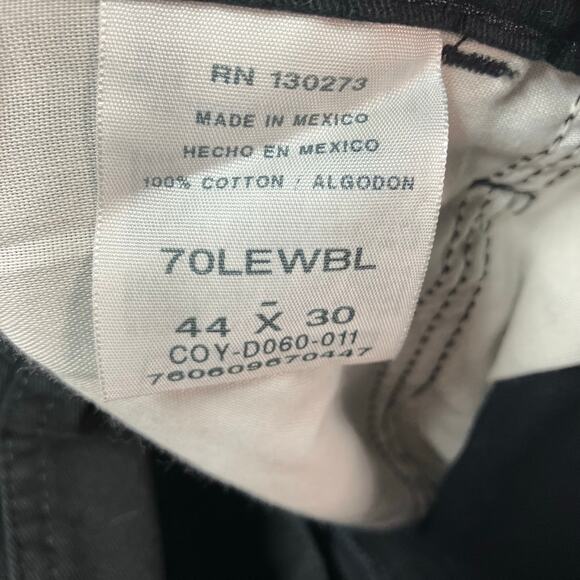 New Wrangler Mens 44x30 Black Cargo Pants Relaxed Fit Tech Pocket Cotton Utility - Picture 3 of 15